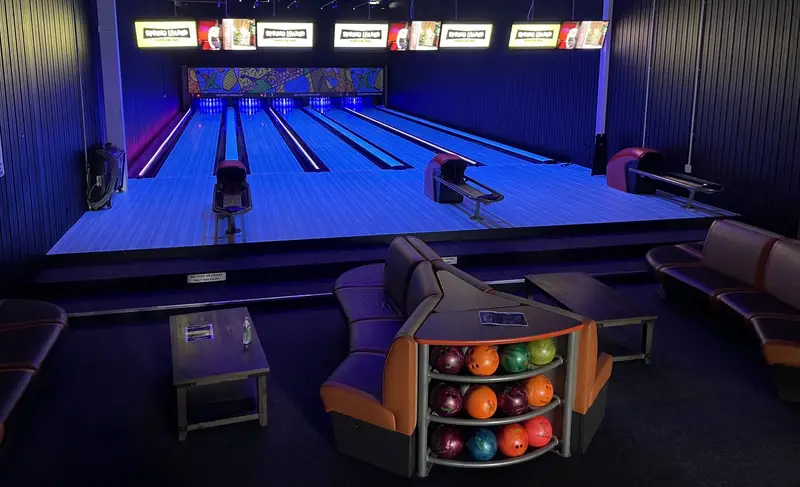 Glow in the dark bowling lanes
